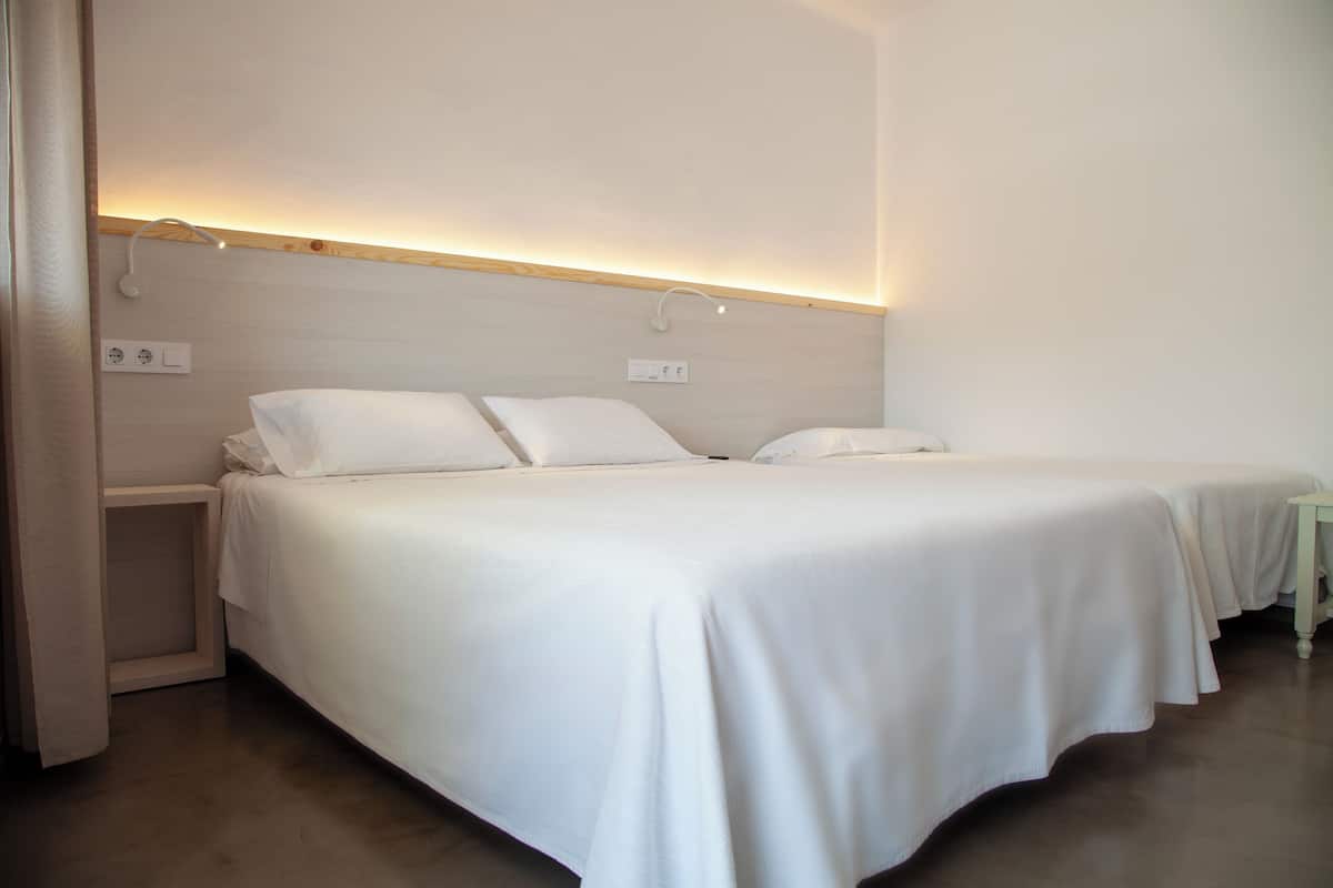In-room safe, blackout drapes, iron/ironing board, free WiFi