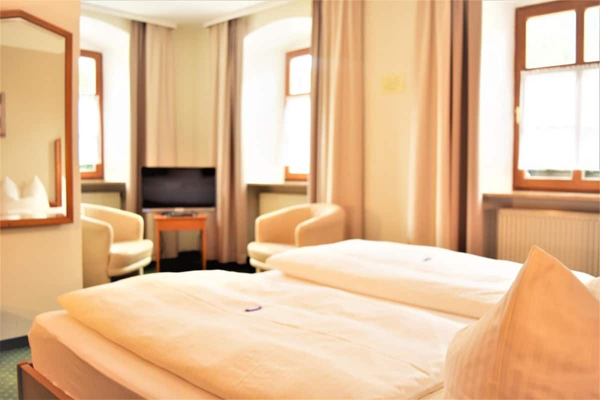 1 bedroom, memory-foam beds, in-room safe, individually decorated