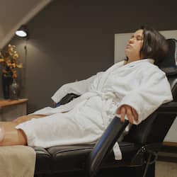 Sauna, body treatments, aromatherapy, hot stone massages