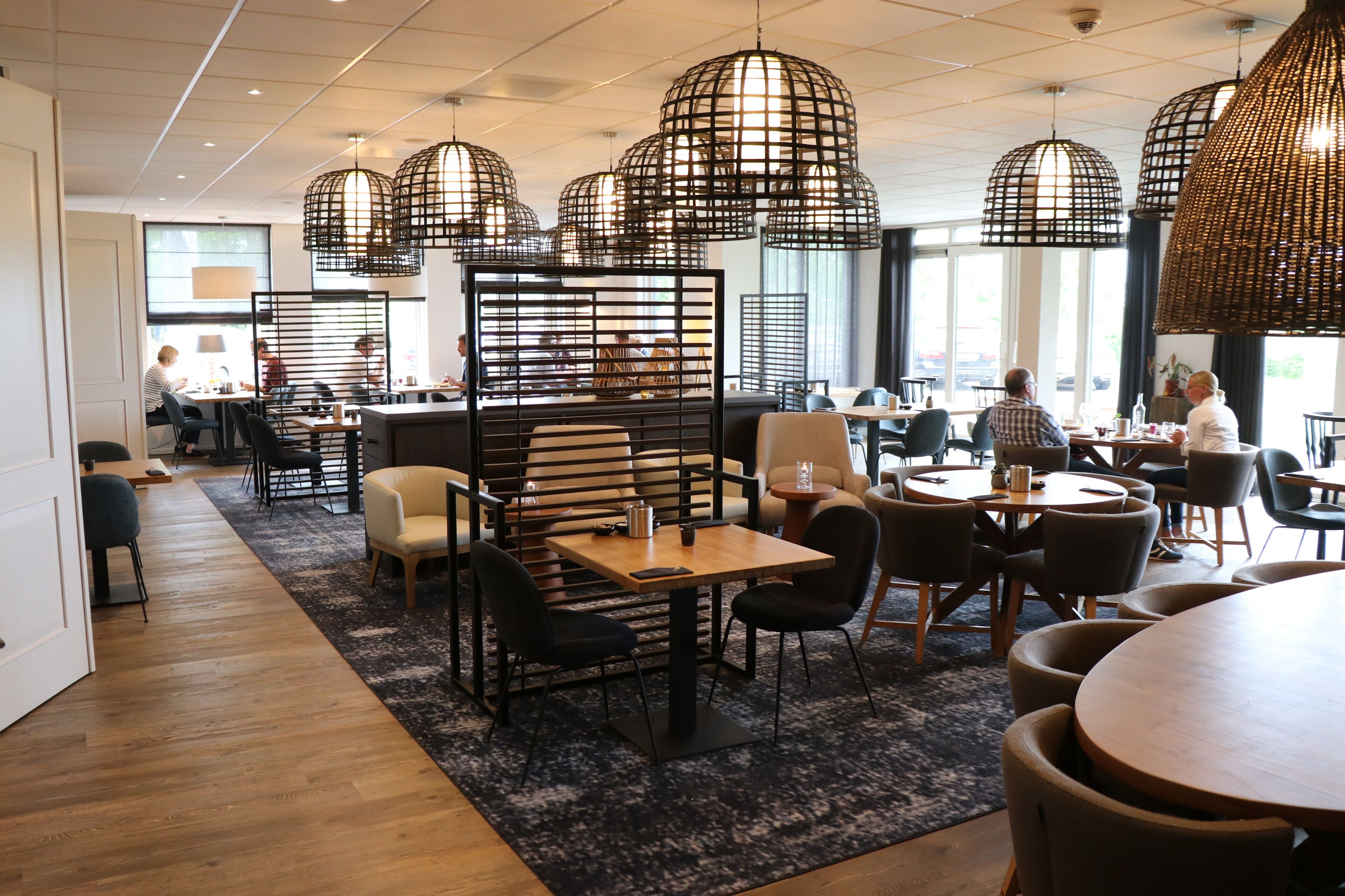 breakfast, lunch and dinner served