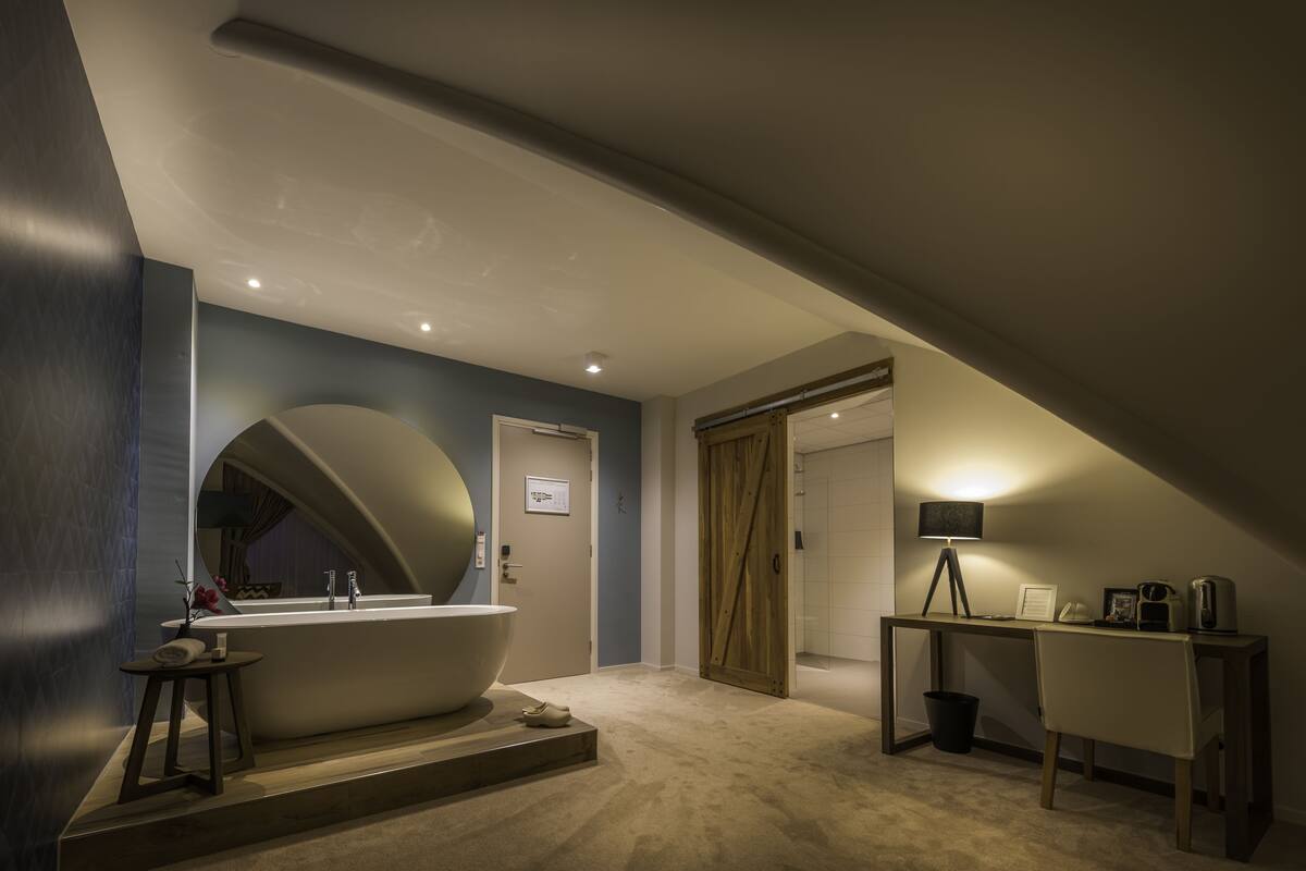 luxury suite | 1 bedroom, in-room safe, individually decorated, individually furnished