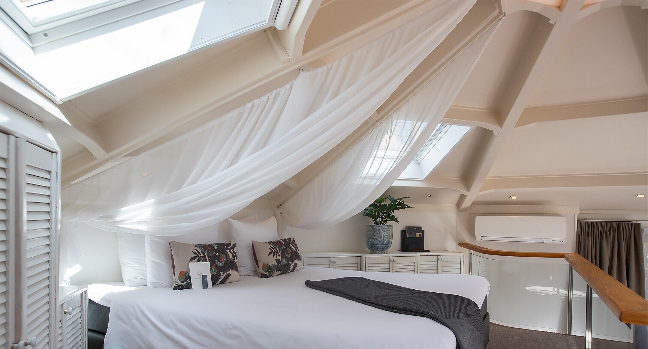 superior suite, garden area | 1 bedroom, in-room safe, individually decorated, individually furnished