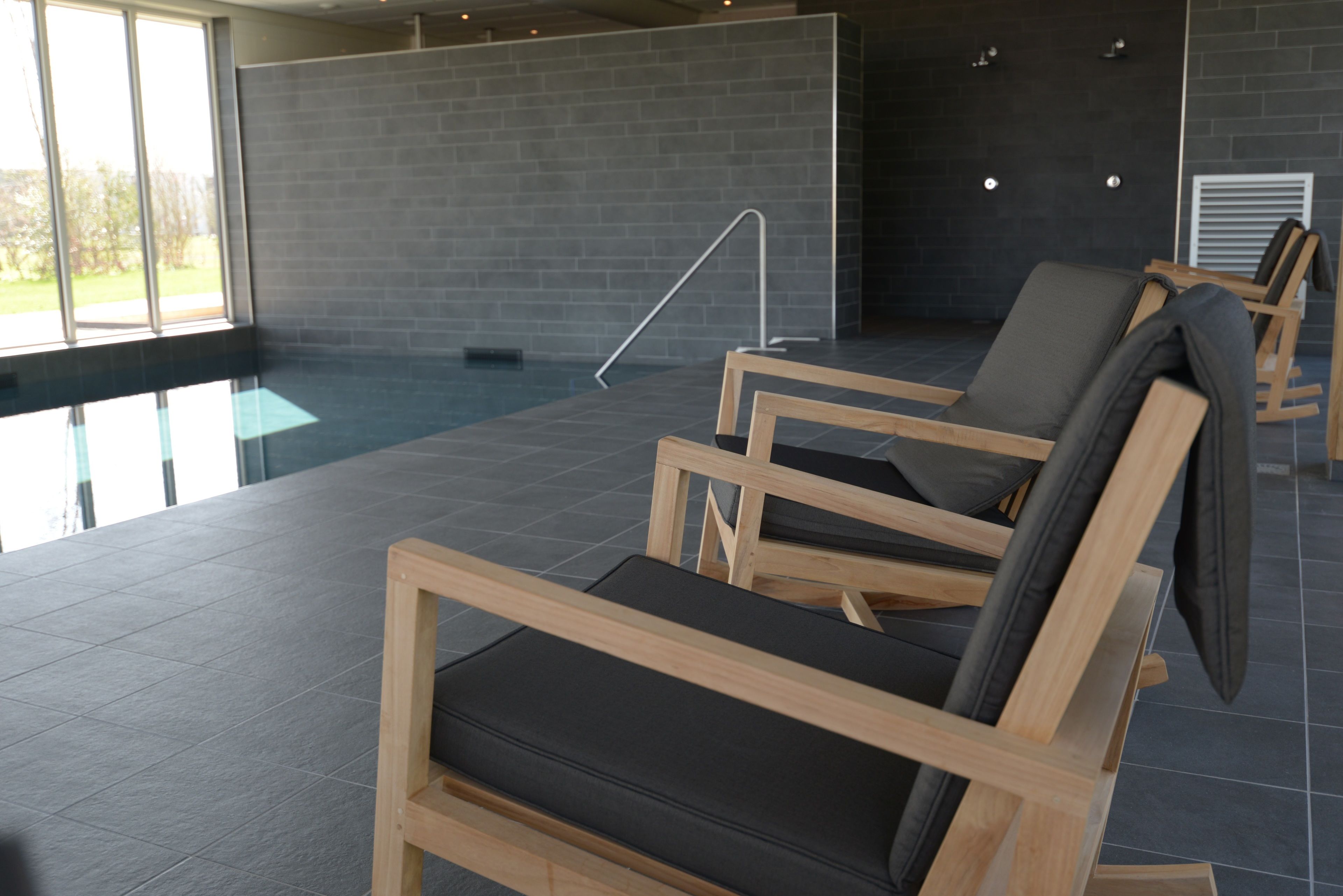 indoor pool, pool loungers