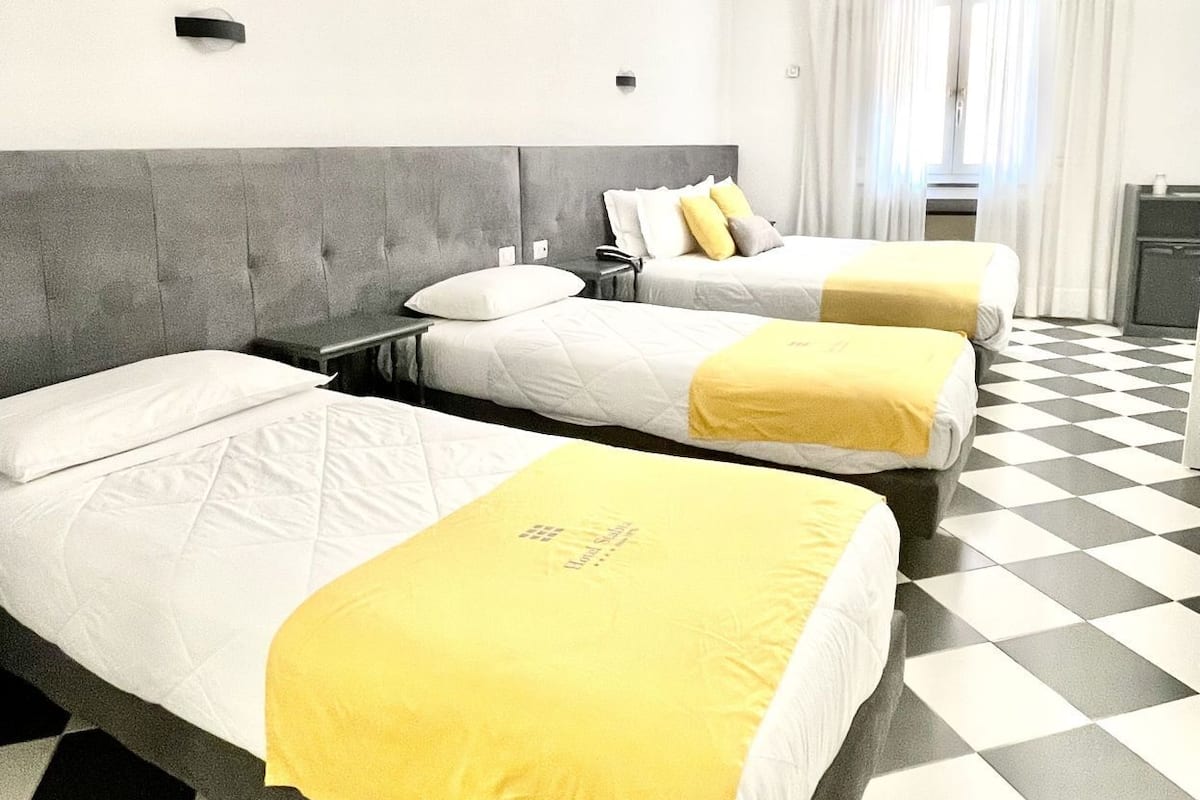 Literie hypoallergénique, matelas Select Comfort, minibar