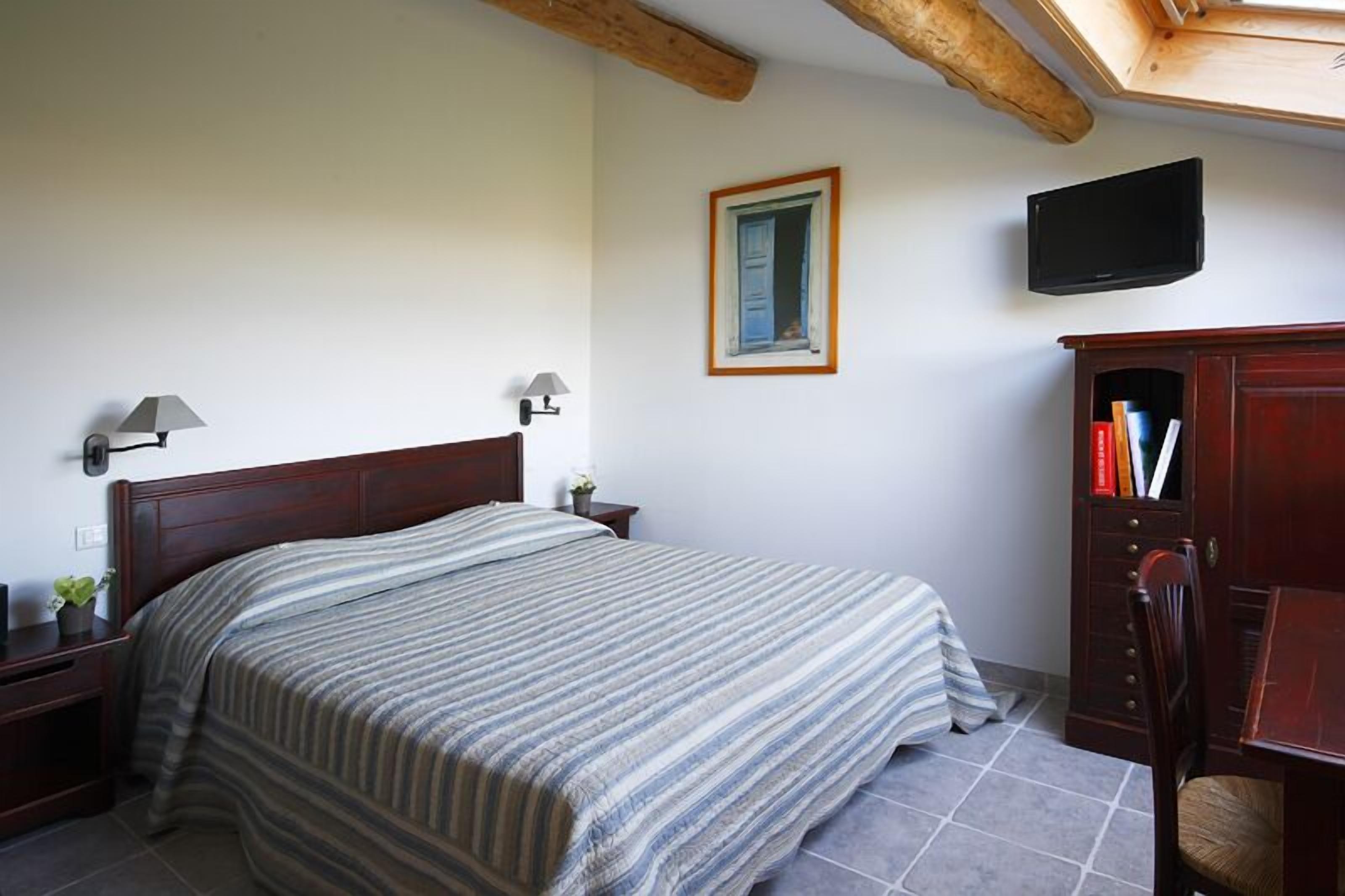 double room | in-room safe, desk, soundproofing, iron/ironing board