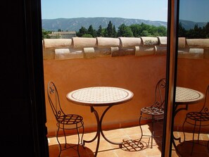 Family Room | Terrace/patio