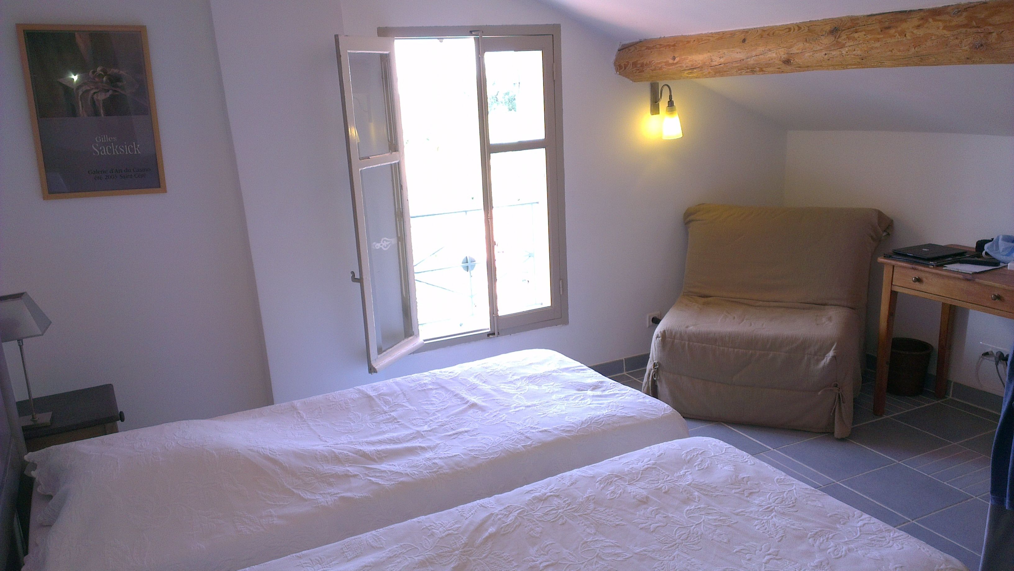 triple room | in-room safe, desk, soundproofing, iron/ironing board