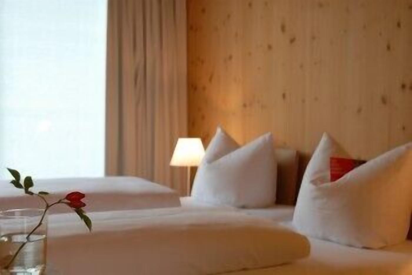 double room | desk, cots/infant beds, rollaway beds, free wifi