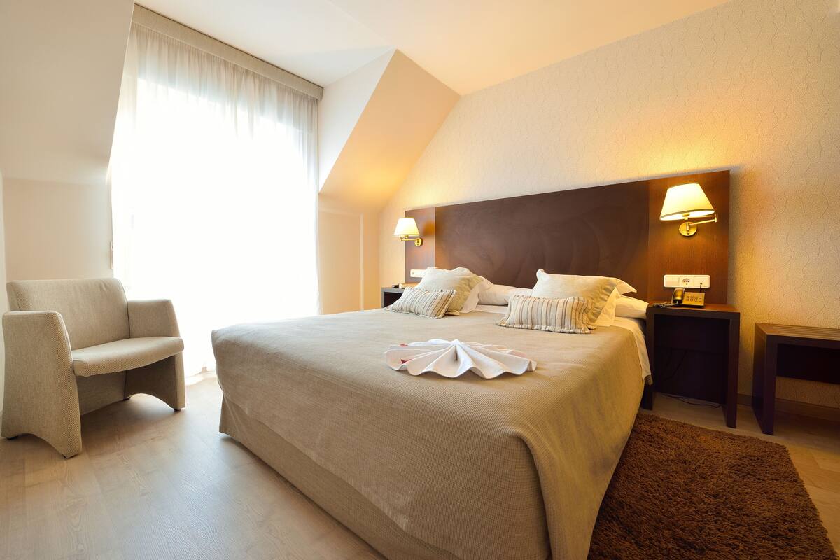 Minibar, coffres-forts dans les chambres, bureau, chambres insonorisées