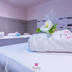 Espace de soins pour les couples, sauna, bain à remous, hammam, hammam