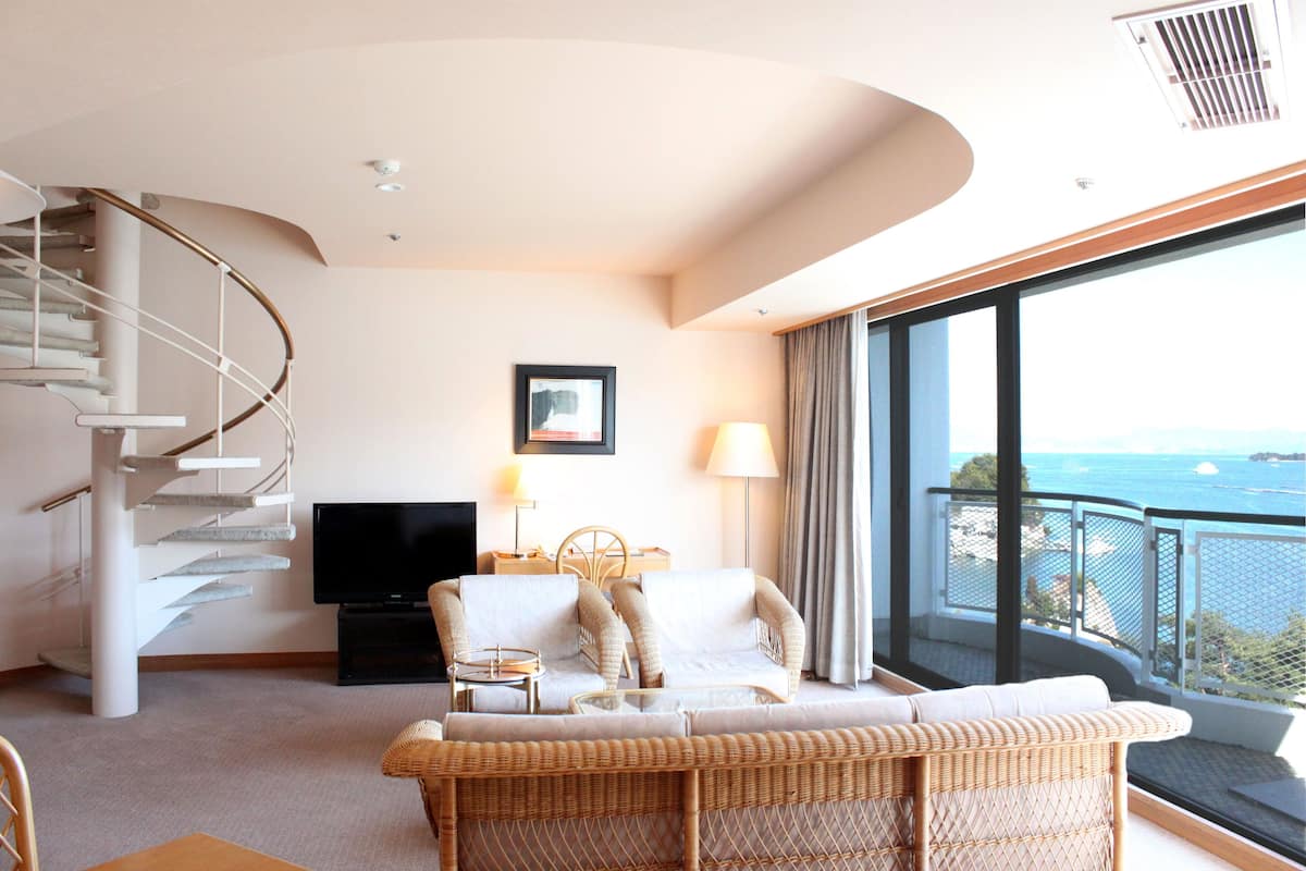 In-room safe, desk, iron/ironing board, free WiFi