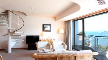 In-room safe, desk, iron/ironing board, free WiFi