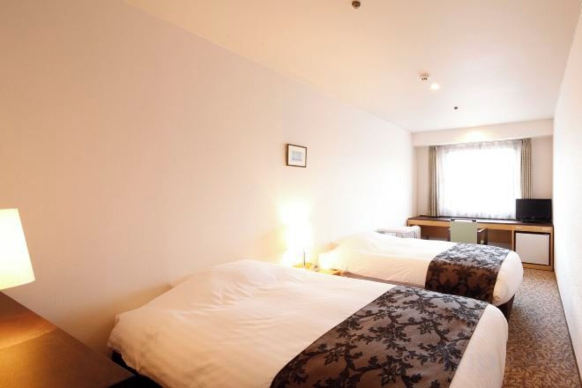 In-room safe, desk, iron/ironing board (on request), WiFi (free)