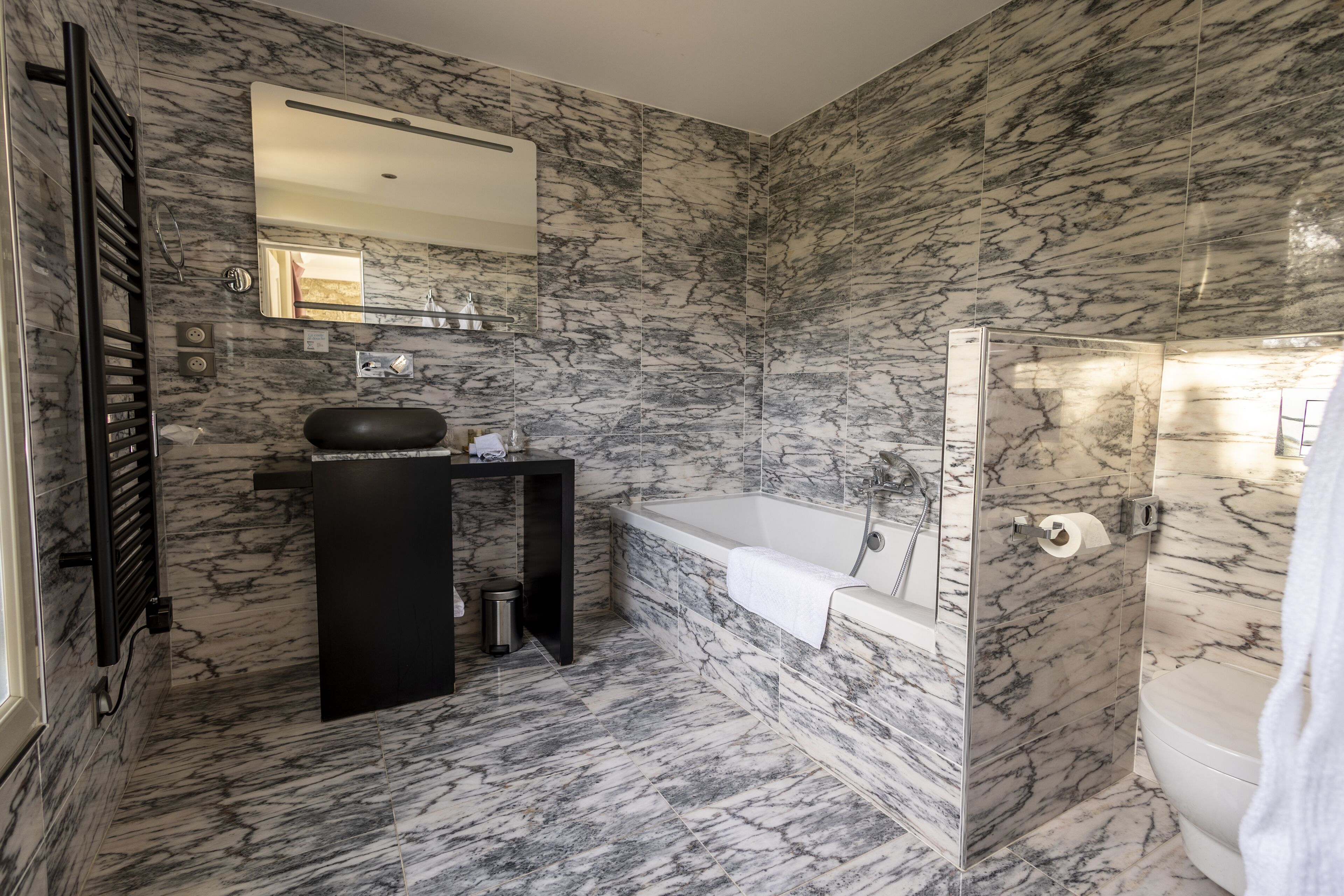 classic double room | bathroom | hydromassage showerhead, designer toiletries, towels