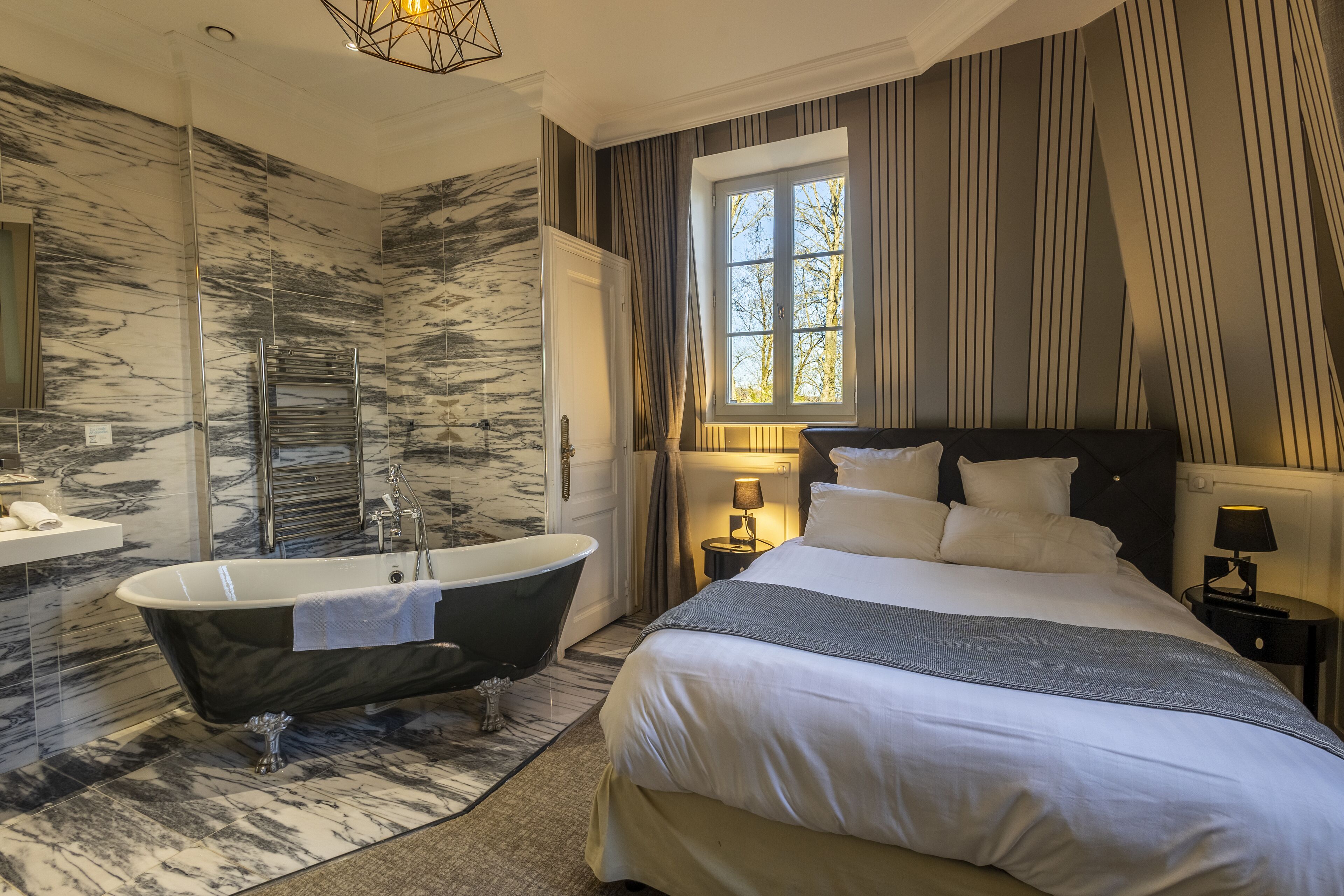 classic double room | individually decorated, desk, soundproofing, iron/ironing board