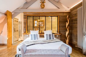 Suite Exclusive, idromassaggio | Con stile personalizzato, una scrivania, insonorizzazione