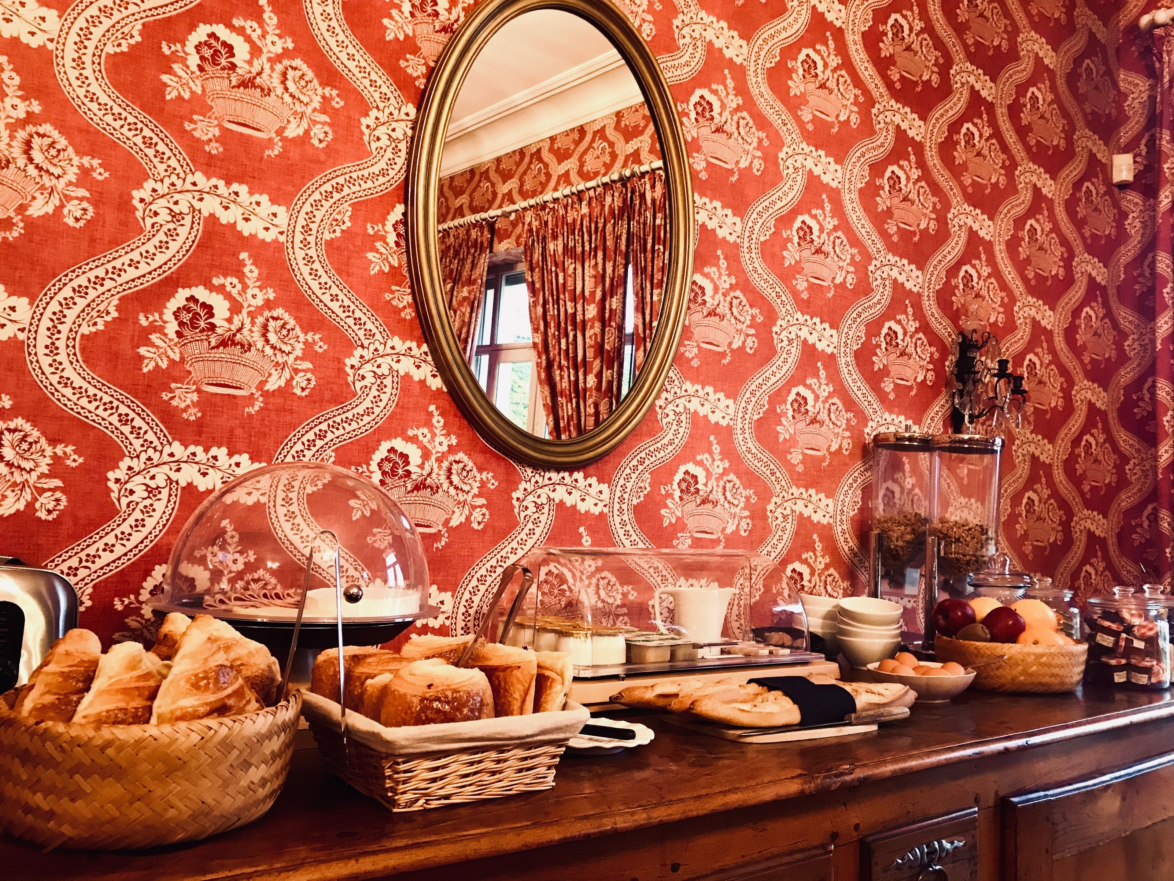 daily buffet breakfast (eur 20 per person)