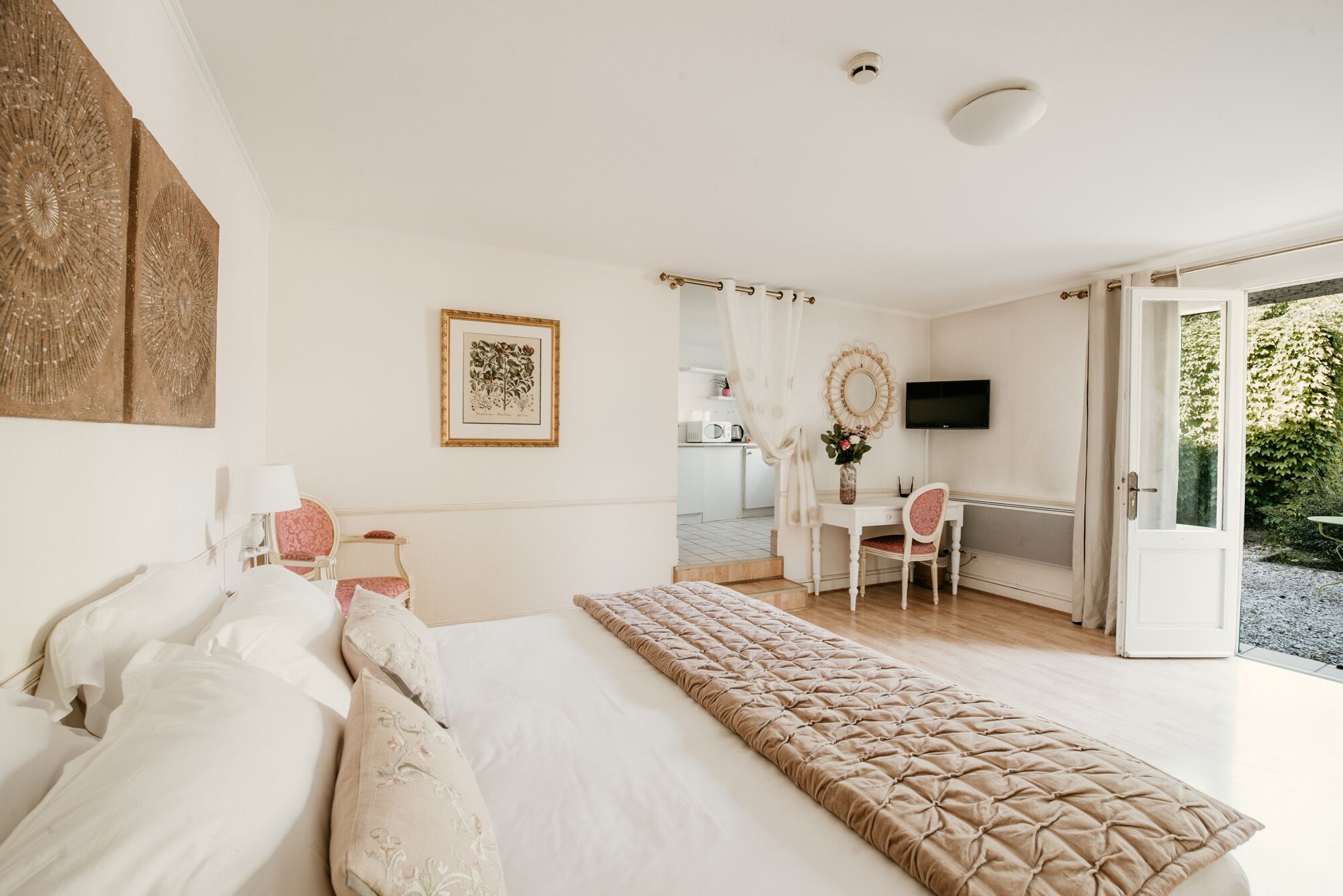 room (pavillon accomodation) | 1 bedroom, premium bedding, desk, free cots/infant beds