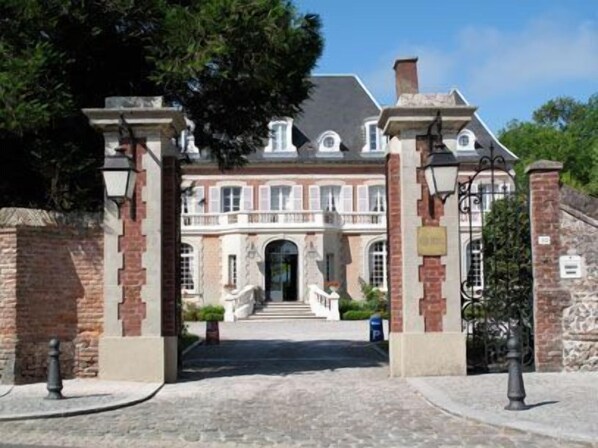 Exterior - Chateau De Noyelles (Noyelles-sur-Mer)