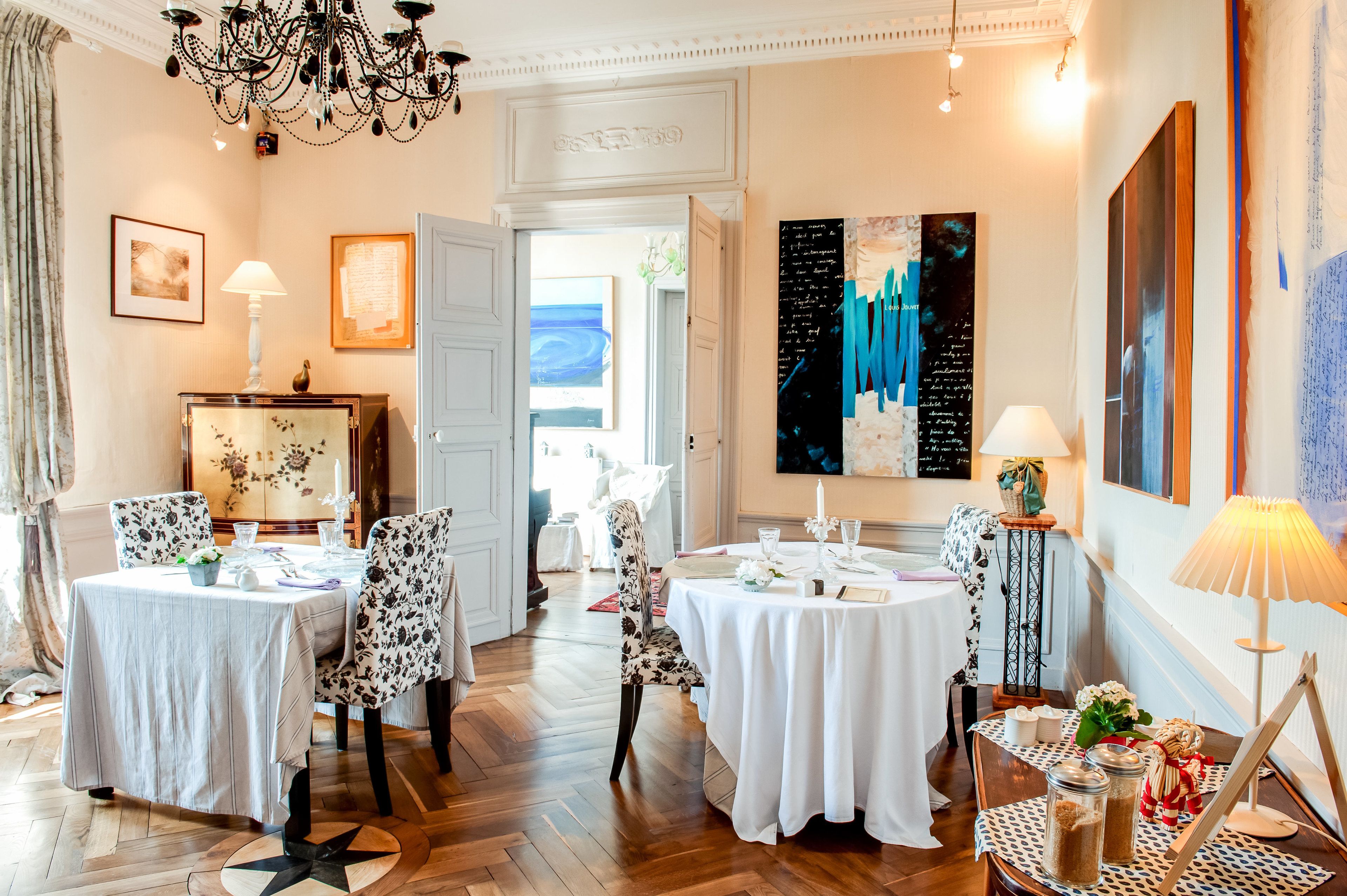 Coin salon dans le hall