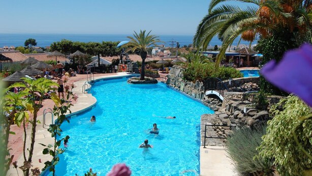 6 udendørs pools, liggestole