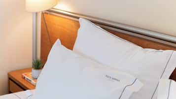 Appartement Deluxe, 2 chambres, vue piscine | Literie de qualité supérieure, matelas mémoire de forme