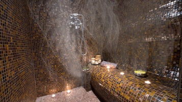 Couples treatment room(s), steam room, Turkish bath/hammam