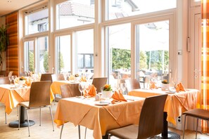 Breakfast, lunch, dinner served; German cuisine, garden views