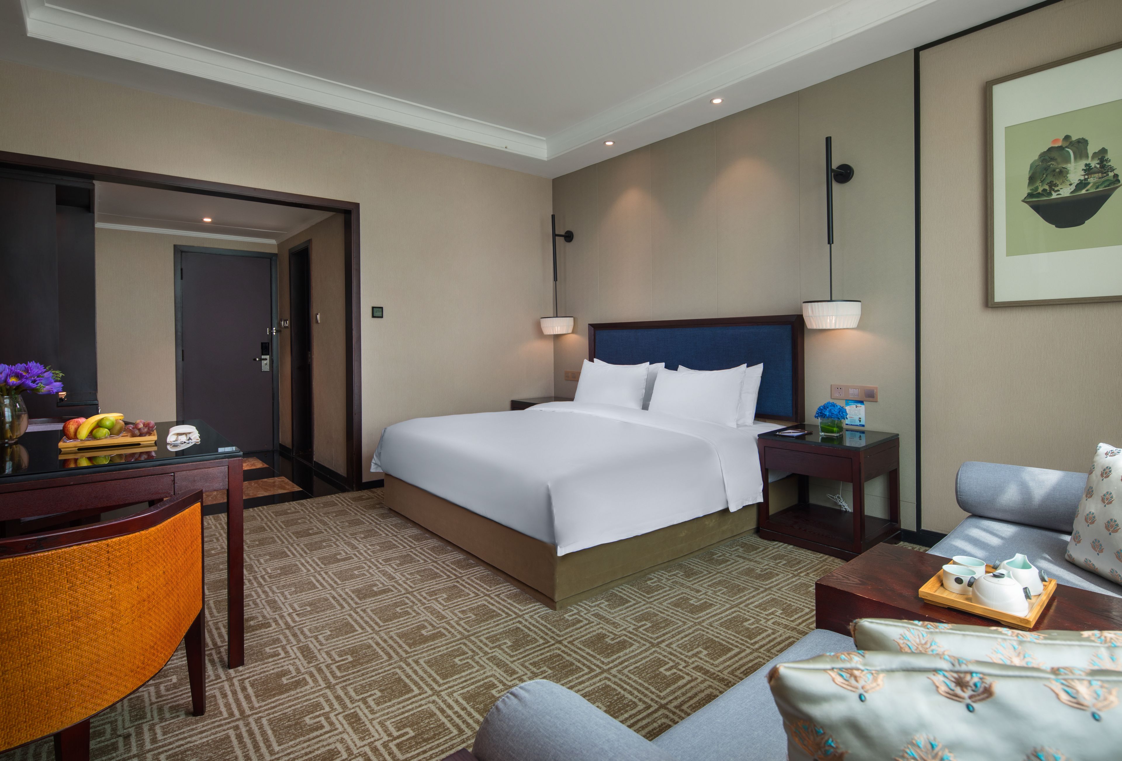 executive double room | minibar, in-room safe, blackout curtains, soundproofing