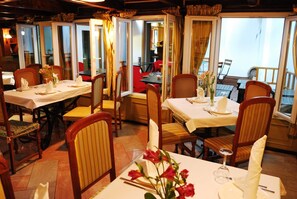 Restaurant - Nobel Hotel (Tirana)