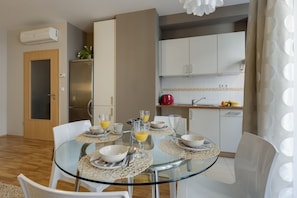 One Bedroom Apartment 4 Adults | In-room dining - Central Passage Apartments by Vagabond (Budapest)