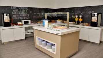 Café da manhã continental todos os dias (EUR 9 por pessoa)