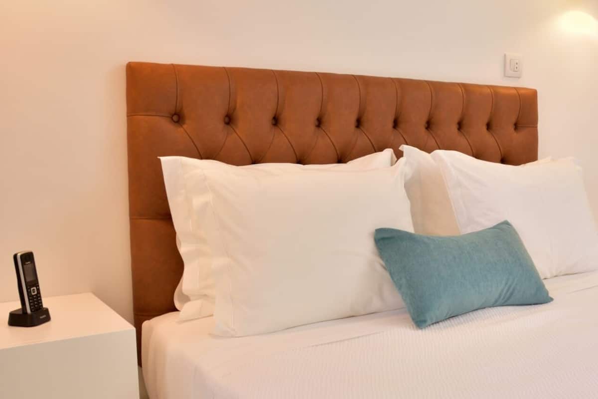 standard double room | desk, blackout curtains, free wifi, bed sheets