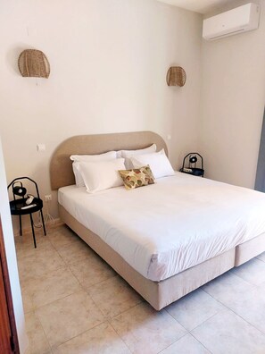 Rideaux occultants, fer et planche à repasser, Wi-Fi gratuit