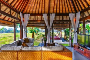 Theatre show - Villa Kaba Kaba Resort Bali (Cepaka)