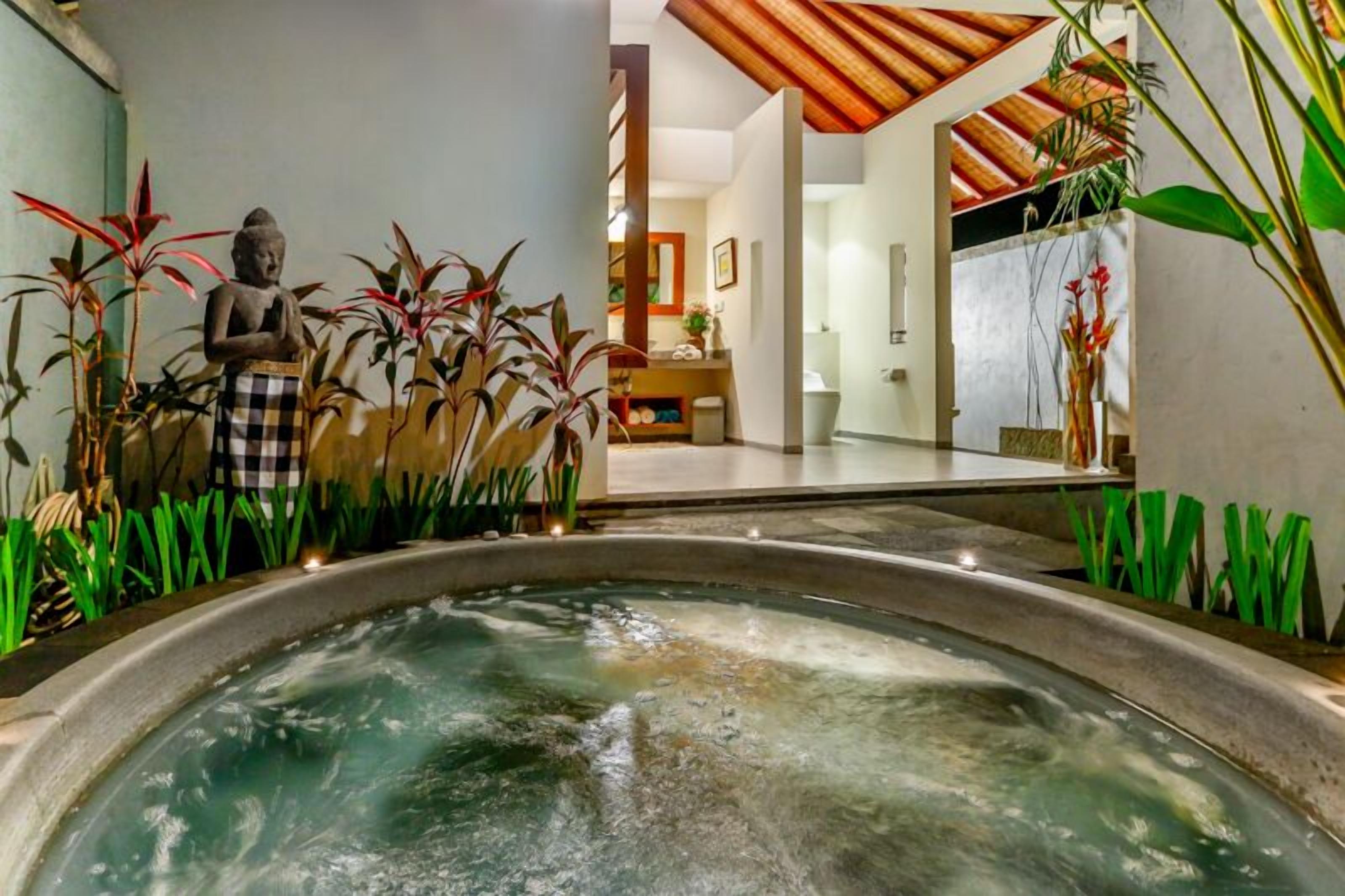 Outdoor treatment area, body treatments, aromatherapy