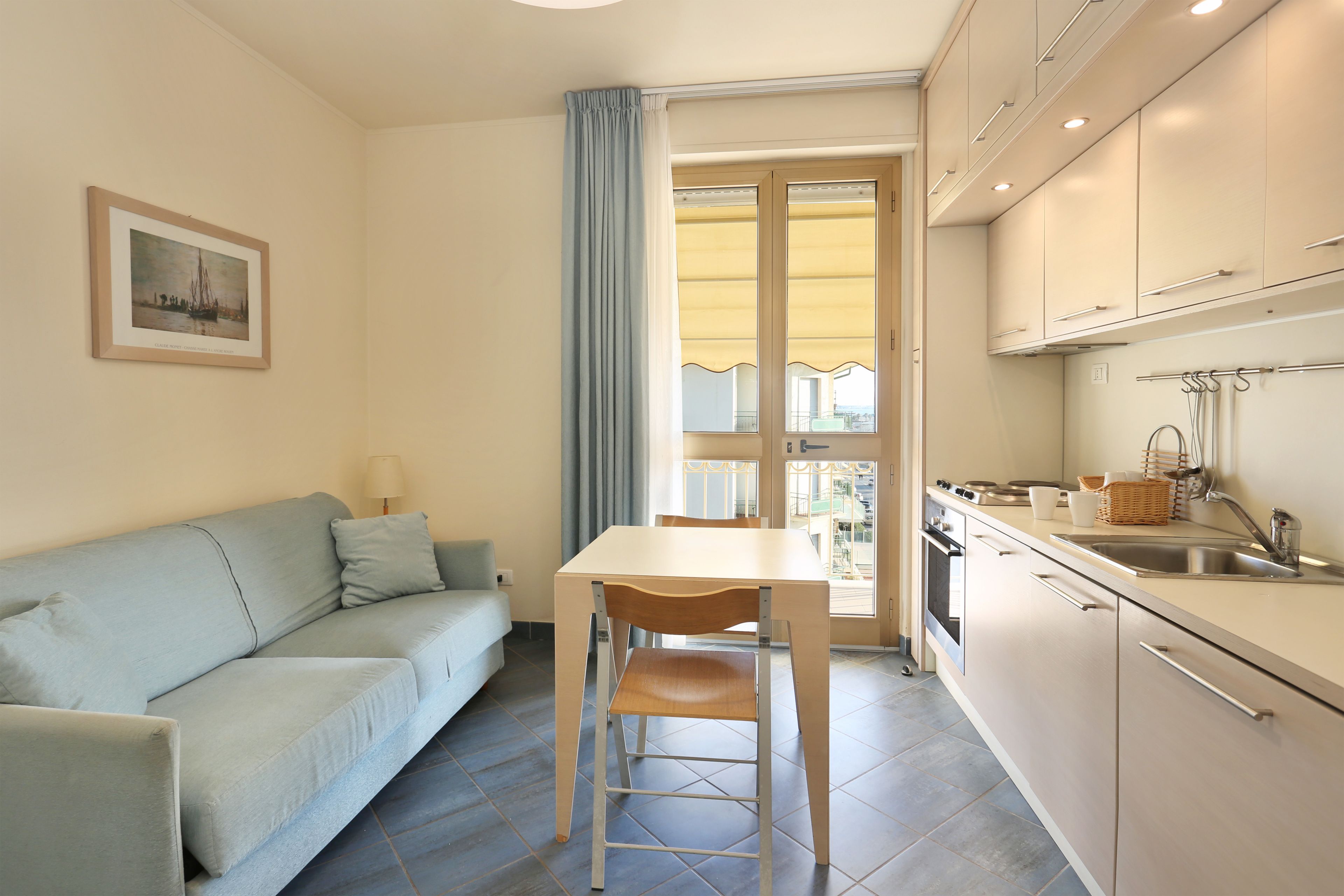 superior apartment, 1 bedroom, balcony, sea view | minibar, in-room safe, free wifi