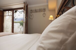 Habitación Deluxe, terraza | Decoración individual, mobiliario individual, escritorio y wifi gratis