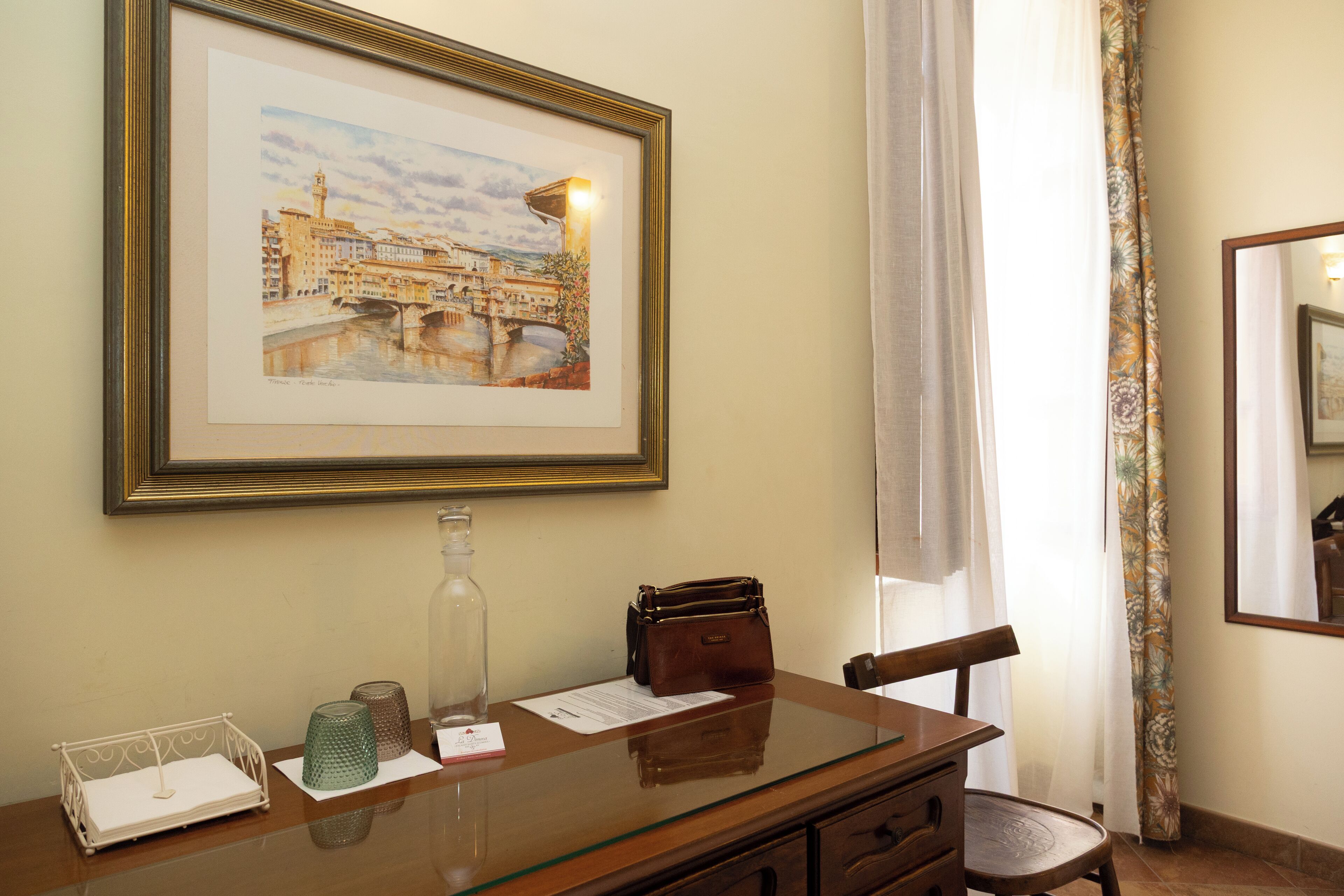 Apartamento superior | Individualmente decorados, individualmente mobiliados, escrivaninha