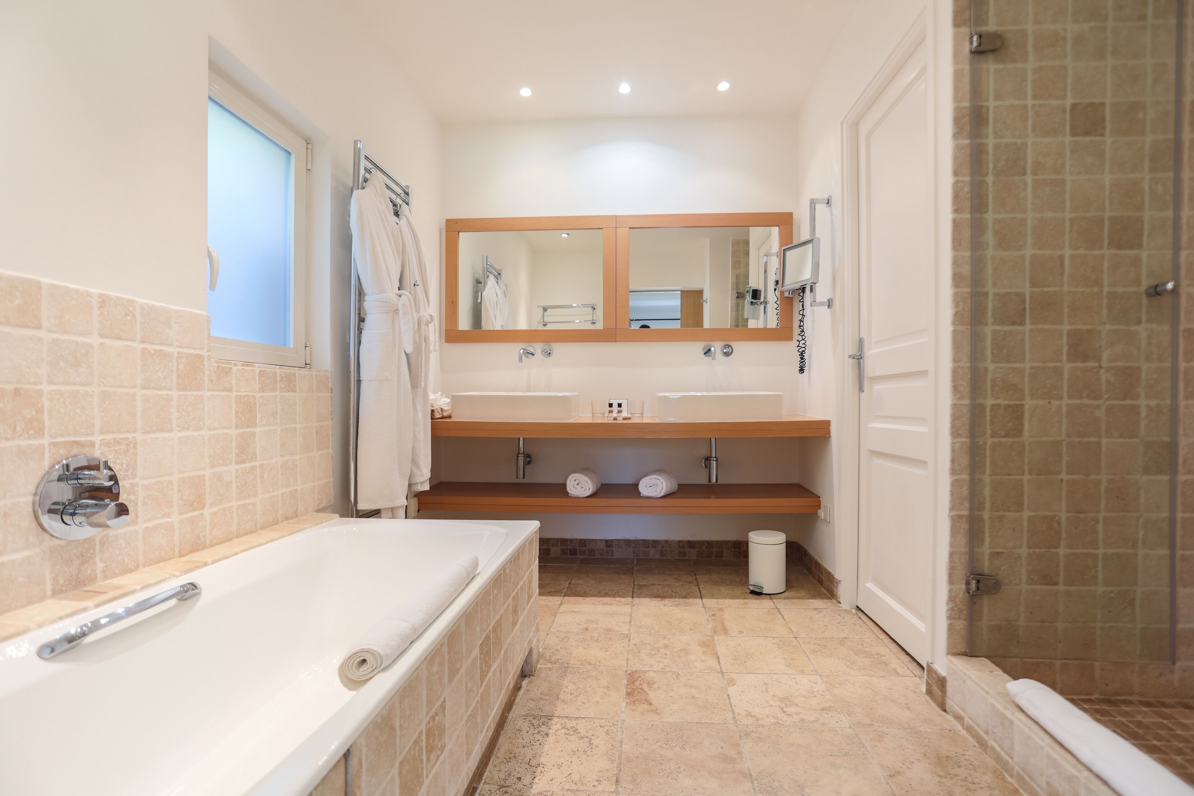 comfort double room | bathroom | free toiletries, hair dryer, bathrobes, slippers