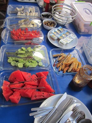 Petit déjeuner buffet compris