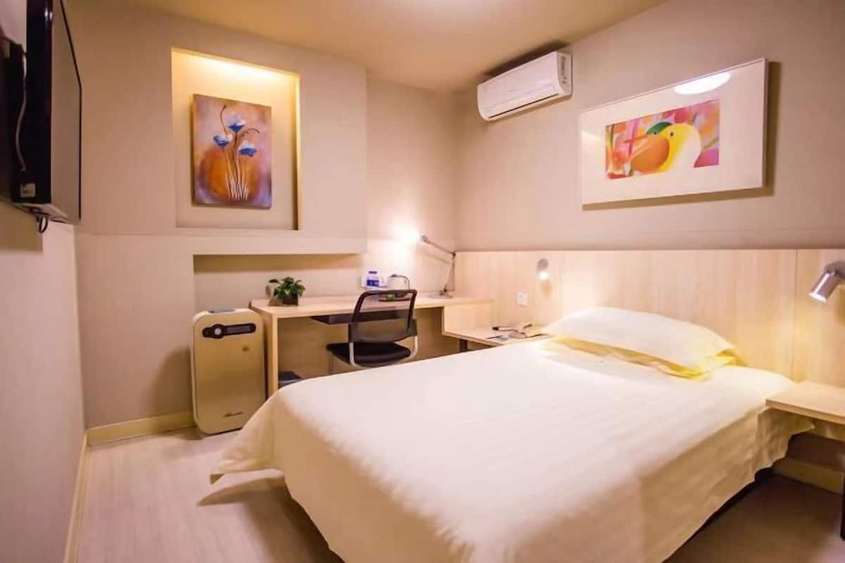 In-room safe, desk, blackout drapes, iron/ironing board