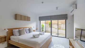 One Bedroom Garden Apartment - type B | Minibaari, tallelokero huoneessa, työpöytä, ilmainen Wi-Fi