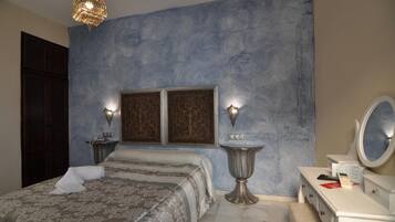 Kahden hengen huone | Tallelokero huoneessa, ilmainen Wi-Fi, vuodevaatteet