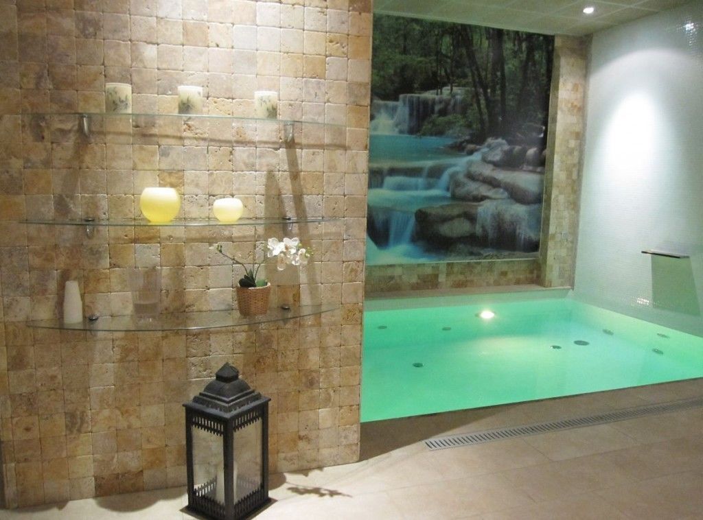 Sauna, steam room, deep-tissue massages, Swedish massages