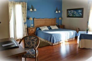 In-room safe, individually decorated, individually furnished, desk