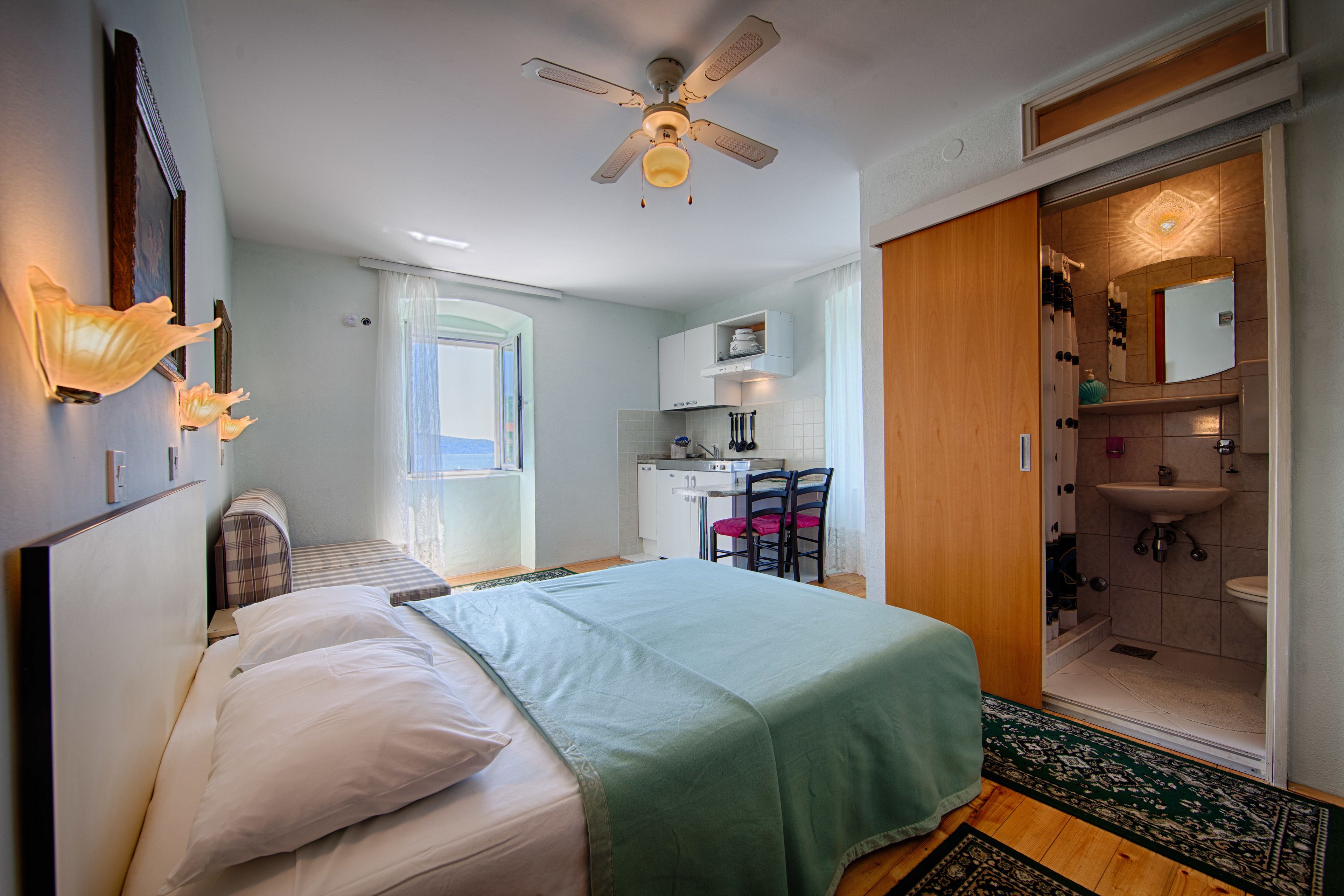 Mira Sea Front Guesthouse Hvar & Dalmatian Islands interior view 8