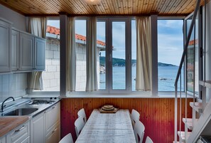 Fridge - Mira Sea Front Guesthouse (Komiza)