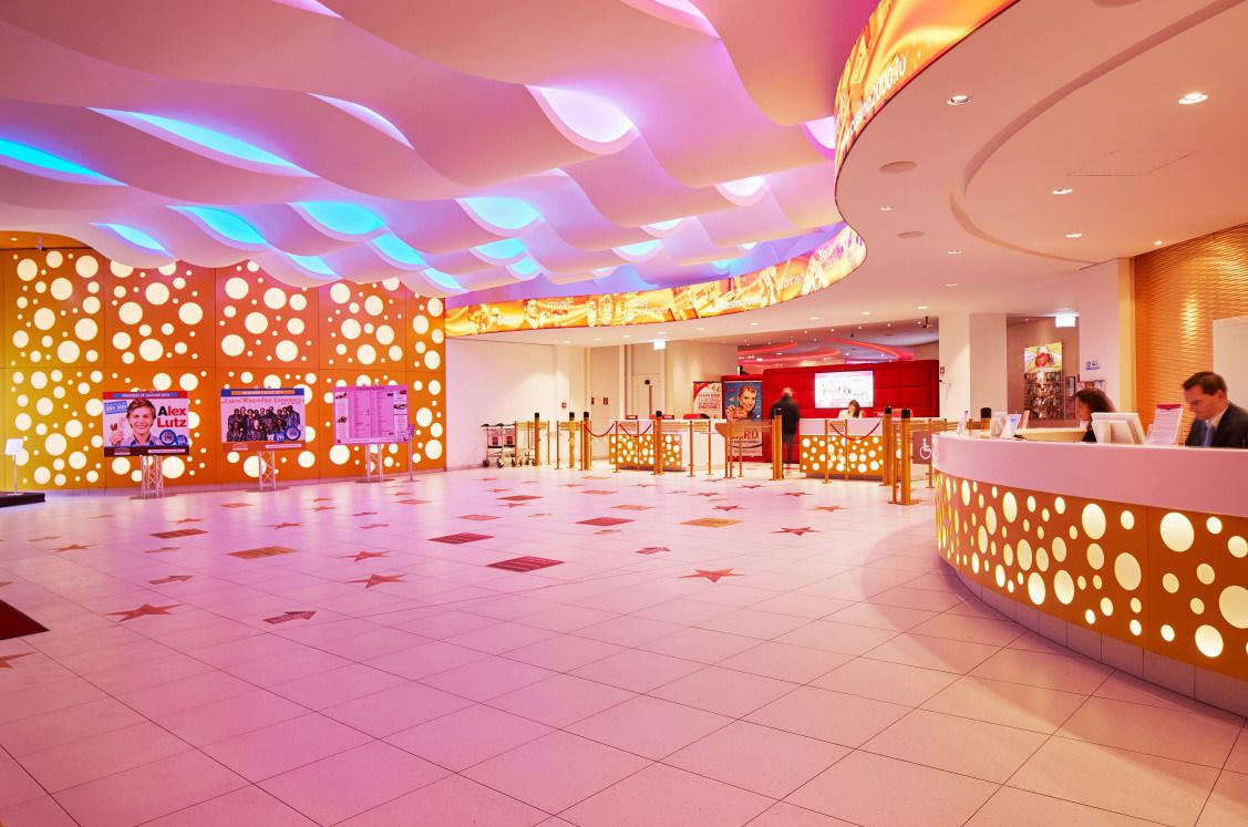 Check-in/check-out kiosk