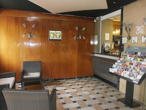 Unclassified image, 5 of 74, button - Hôtel Magnan (Nice)